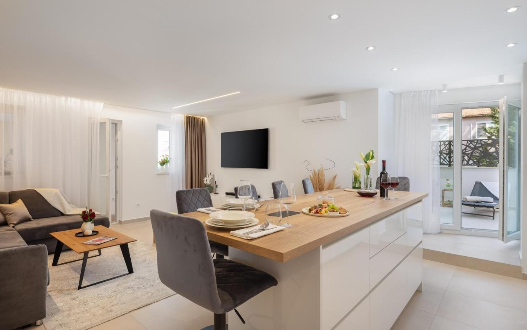 Luxury Apartment Silvery In Split Center With Jacuzzi, Sauna And Parking Dış mekan fotoğraf
