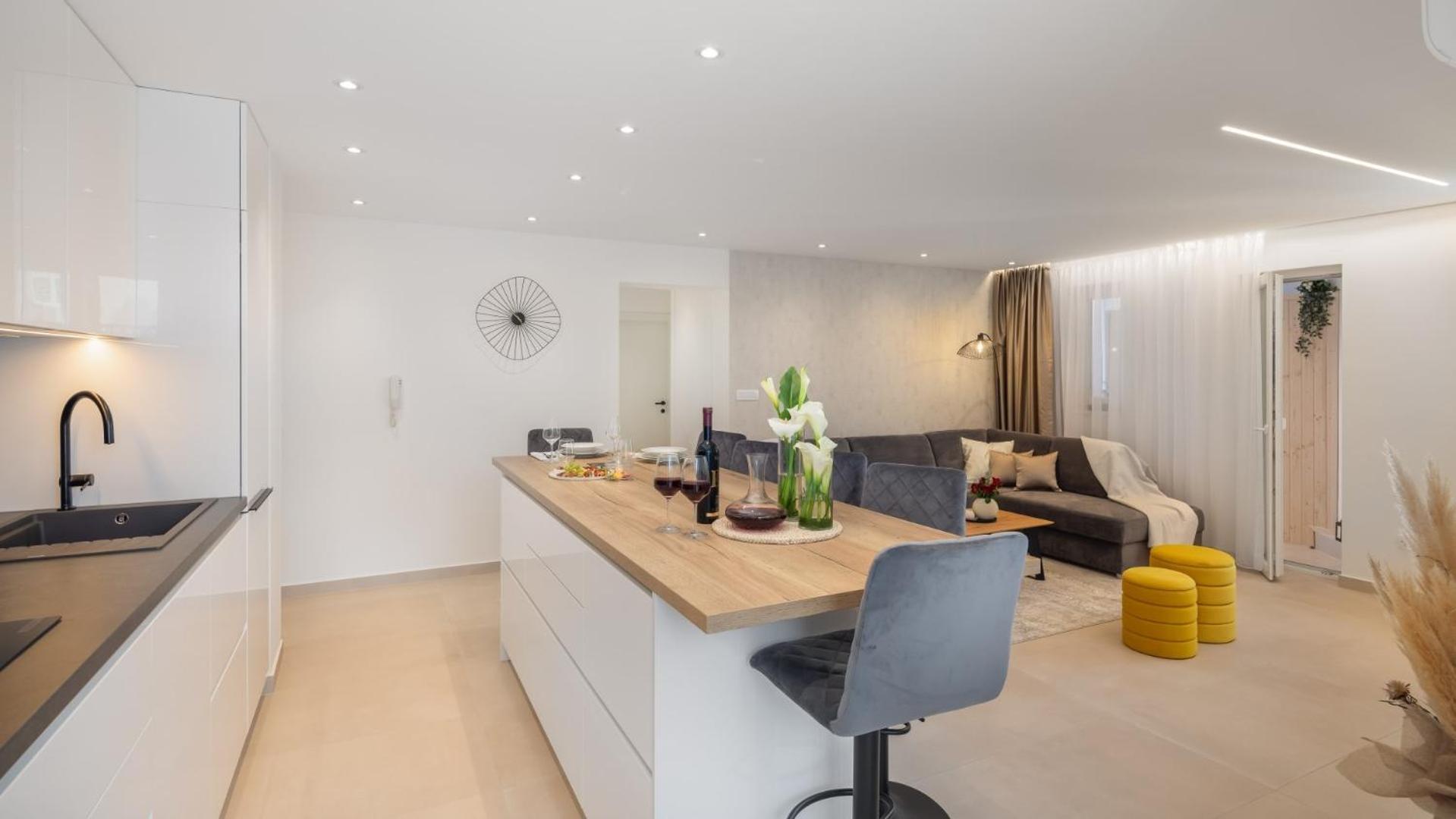 Luxury Apartment Silvery In Split Center With Jacuzzi, Sauna And Parking Dış mekan fotoğraf