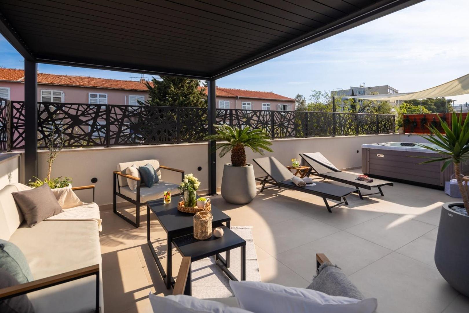 Luxury Apartment Silvery In Split Center With Jacuzzi, Sauna And Parking Dış mekan fotoğraf