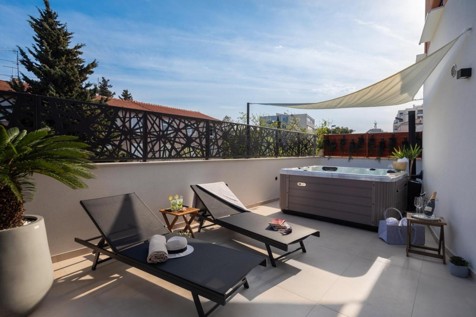 Luxury Apartment Silvery In Split Center With Jacuzzi, Sauna And Parking Dış mekan fotoğraf