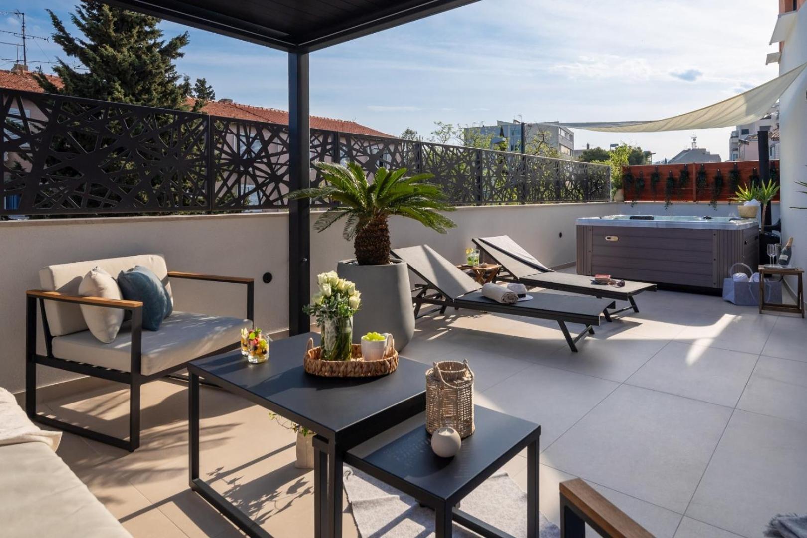 Luxury Apartment Silvery In Split Center With Jacuzzi, Sauna And Parking Dış mekan fotoğraf