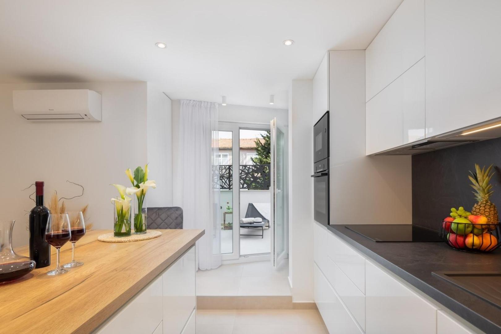 Luxury Apartment Silvery In Split Center With Jacuzzi, Sauna And Parking Dış mekan fotoğraf