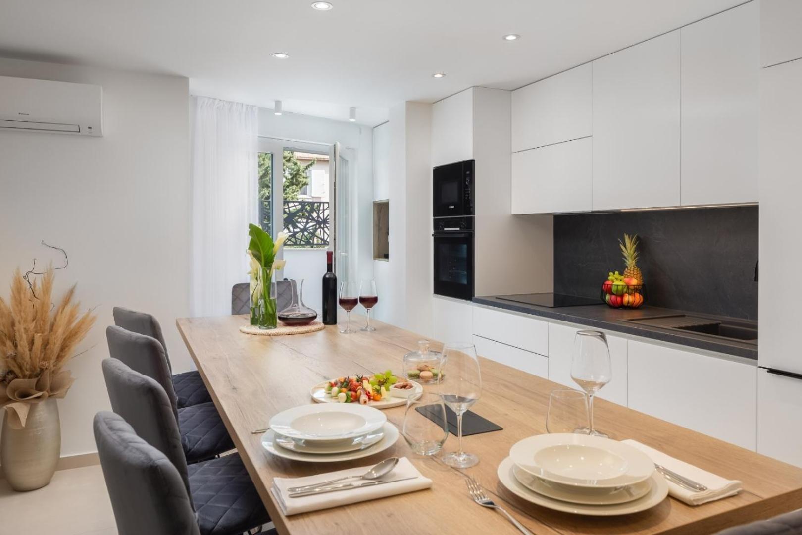 Luxury Apartment Silvery In Split Center With Jacuzzi, Sauna And Parking Dış mekan fotoğraf